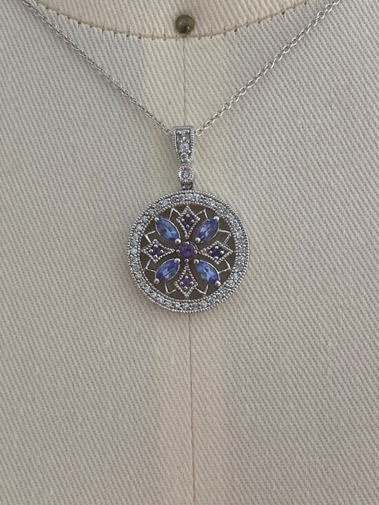 Jewelry - Costume Amethyst Colored Stone Pendant